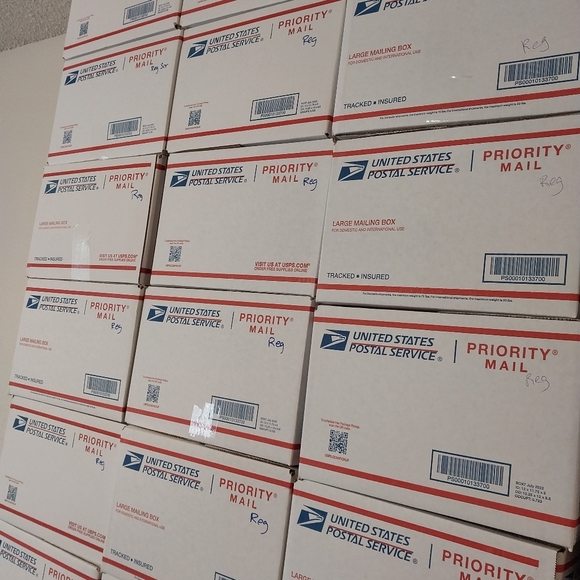 Hats Women's Not So Mystery Box - Picture 5 of 6